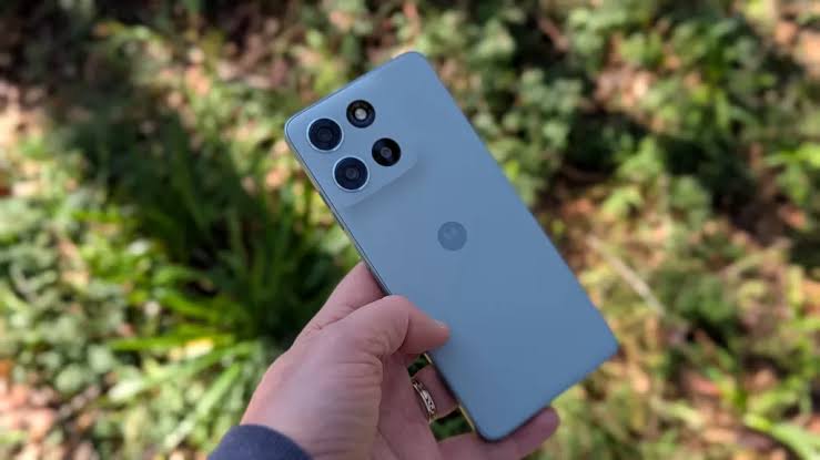 Motorola Moto G67